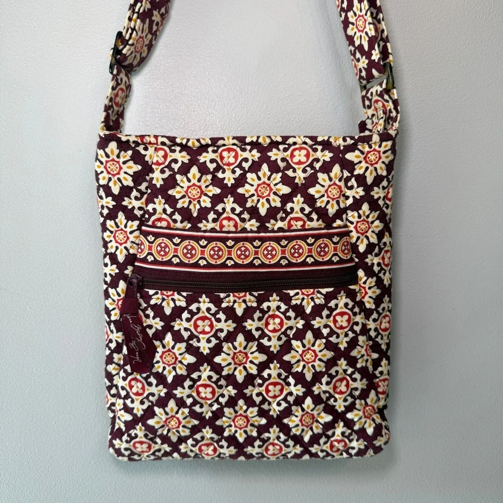 Vera Bradley Burgundy Medallion Hipster Crossbody Bag Purse Quilted Cotton